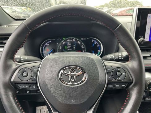 Used 2023 Toyota RAV4 SE image 25