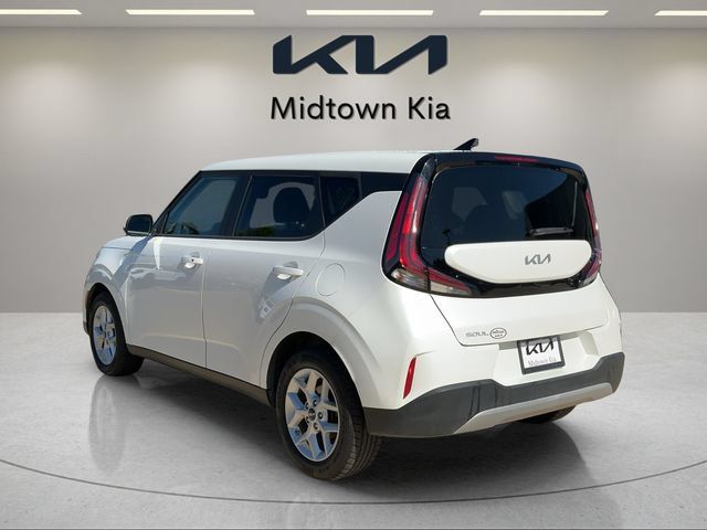 Used 2023 Kia Soul S FWD image 5