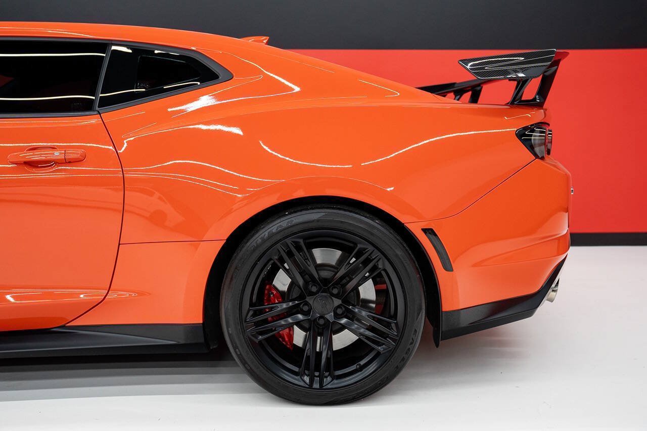 Used 2019 Chevrolet Camaro ZL1 RWD image 22