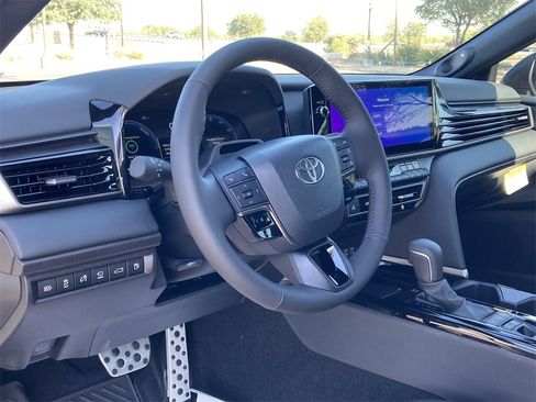 New 2026 Toyota Camry Hybrid image 9