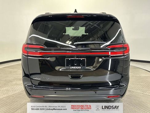 New 2026 Chrysler Pacifica Select w/ S Appearance Package image 7