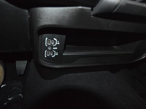 Used 2024 RAM 2500 Big Horn w/ Bed Utility Group image 34