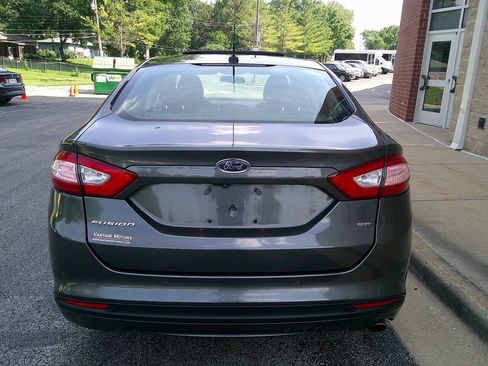 Used 2016 Ford Fusion SE FWD image 7