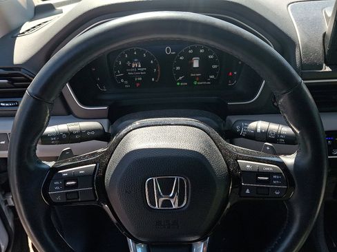 Used 2023 Honda Pilot Elite image 22