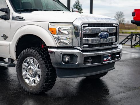 Used 2015 Ford F250 Lariat w/ Lariat Ultimate Package image 6