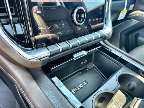 New 2026 GMC Yukon Denali Ultimate w/ LPO, Floor Liner Package AWD/4WD image 27