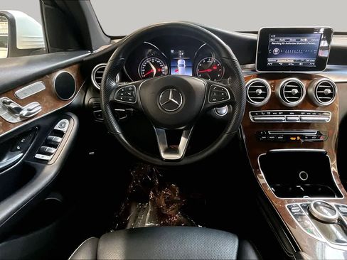 Used 2019 Mercedes-Benz GLC 300 4MATIC image 6