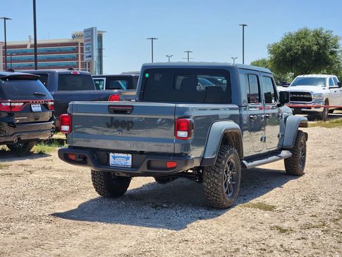 New 2026 Jeep Gladiator Sport AWD/4WD image 4