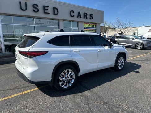 Used 2023 Toyota Highlander Limited AWD/4WD image 4