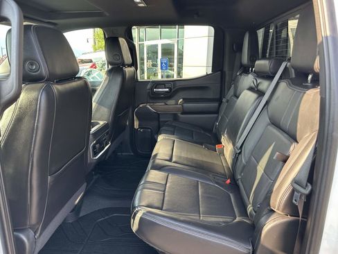 Used 2021 Chevrolet Silverado 1500 High Country image 15