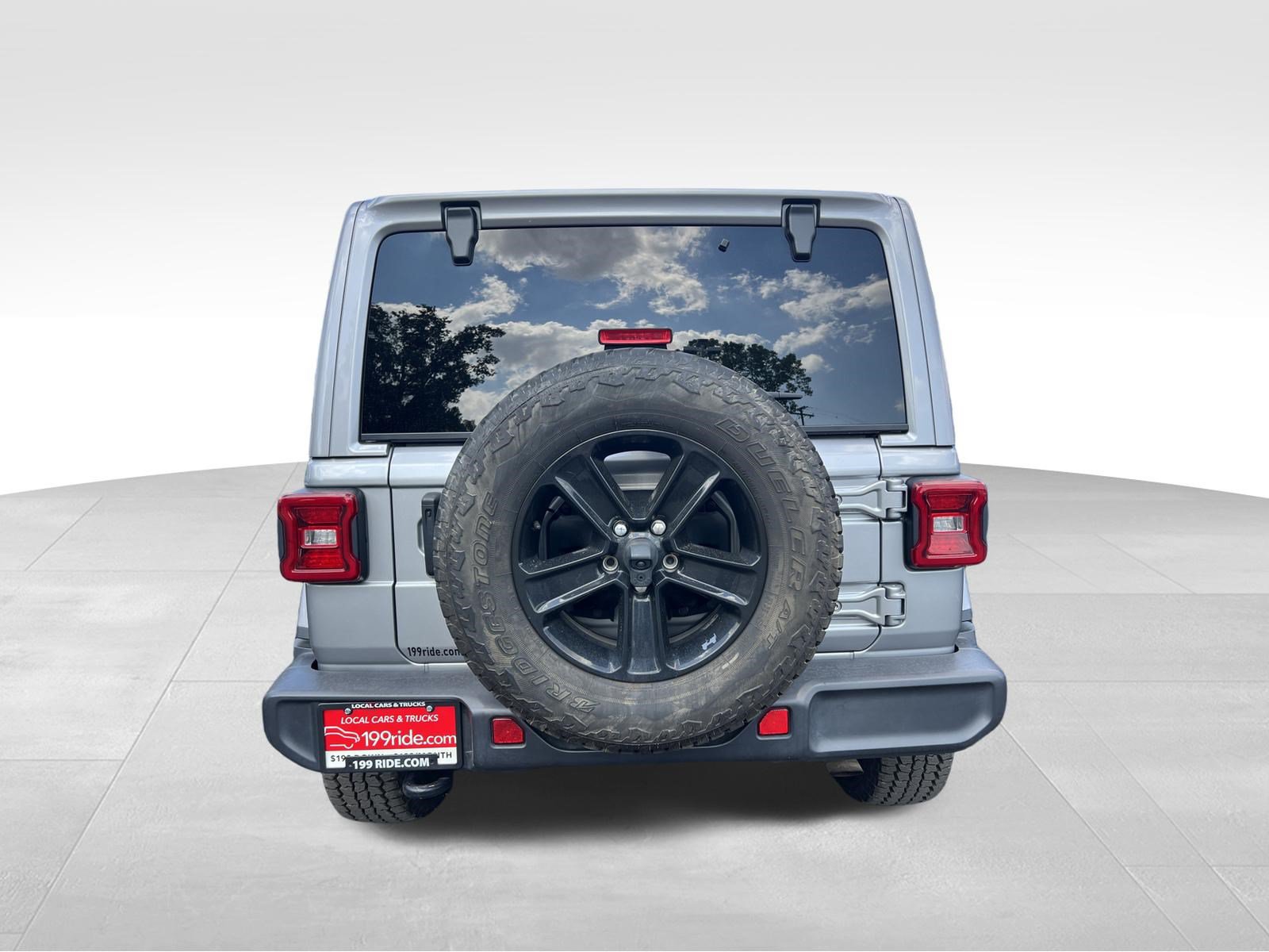 Used 2021 Jeep Wrangler Unlimited Sahara AWD/4WD image 8