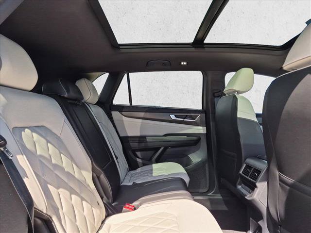 Used 2024 Volkswagen Atlas Cross Sport SEL Premium R-Line AWD/4WD image 22