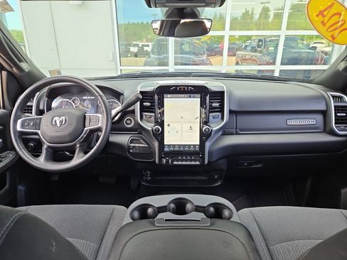 Used 2024 RAM 2500 Big Horn w/ Sport Appearance Package AWD/4WD image 18