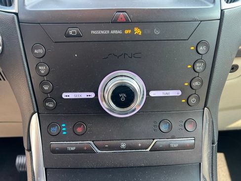 Used 2020 Ford Edge Titanium w/ Equipment Group 301A AWD/4WD image 32
