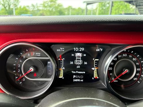 Used 2021 Jeep Wrangler Rubicon AWD/4WD image 10