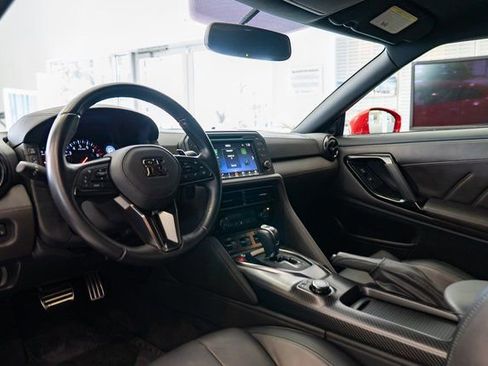 Used 2020 Nissan GT-R Premium w/ Premium Interior Package image 18
