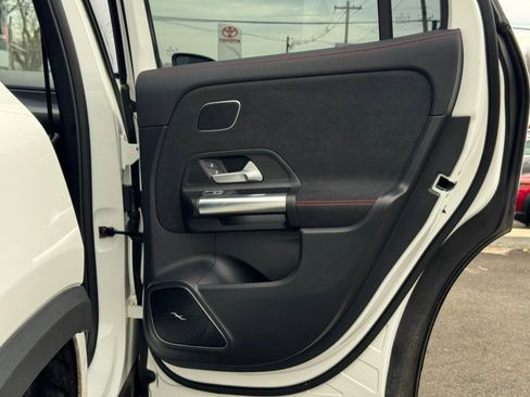 Used 2021 Mercedes-Benz GLA 250 4MATIC image 37