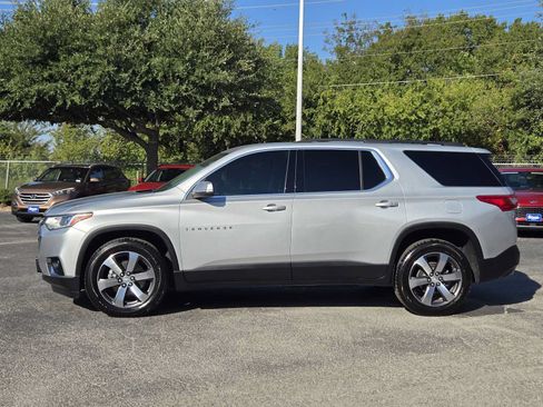 Certified 2021 Chevrolet Traverse LT w/ LT Premium Package FWD image 4