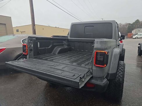 Used 2021 Jeep Gladiator Rubicon w/ Dual Top Group AWD/4WD image 11