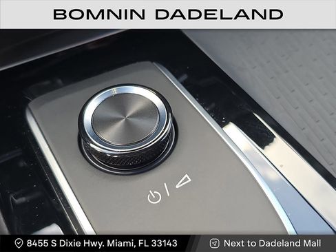 Used 2025 Buick Enclave Sport Touring image 24