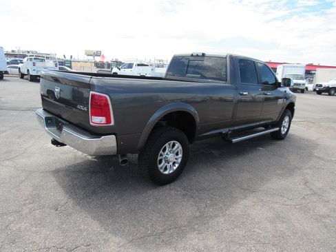 Used 2018 RAM 2500 Laramie w/ Convenience Group AWD/4WD image 6