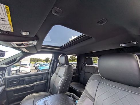 Used 2025 RAM 3500 Limited AWD/4WD image 20