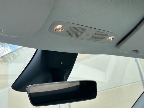 Used 2023 Tesla Model Y Performance image 23