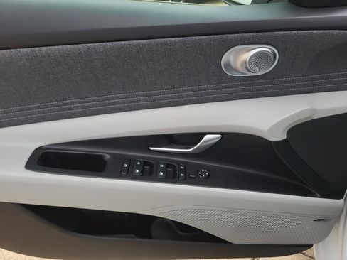 New 2026 Hyundai Elantra Limited FWD image 14