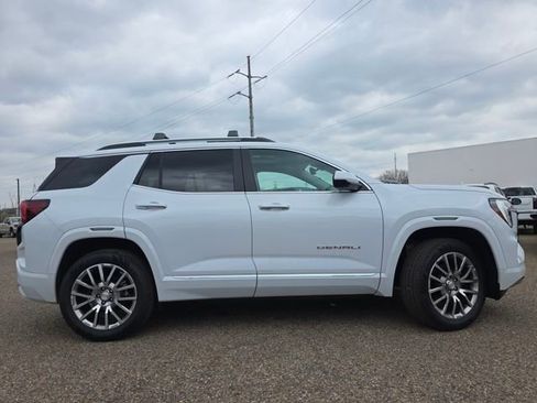 New 2026 GMC Terrain Denali w/ LPO, Floor Liner Package image 18