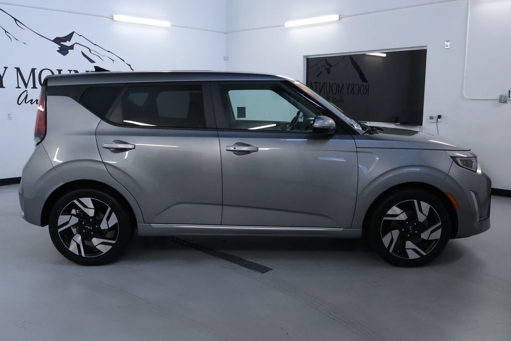 Used 2023 Kia Soul GT-Line w/ GT-Line Technology Package FWD image 8
