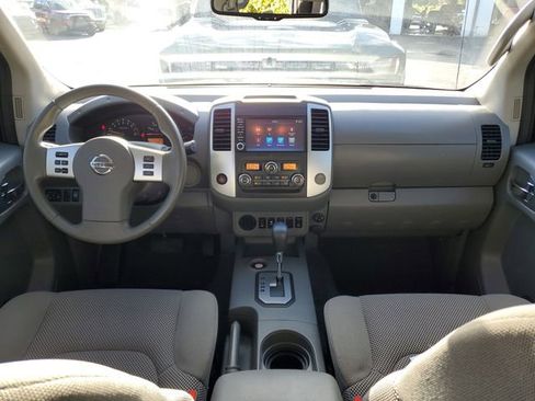 Used 2021 Nissan Frontier SV w/ Midnight Edition Floor Mats image 12