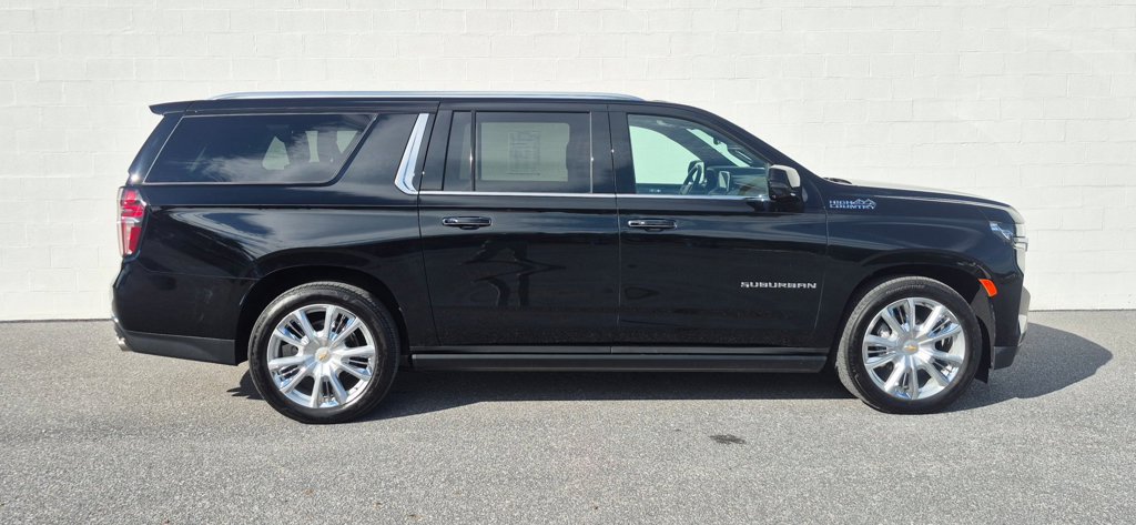 Used 2024 Chevrolet Suburban High Country AWD/4WD image 14