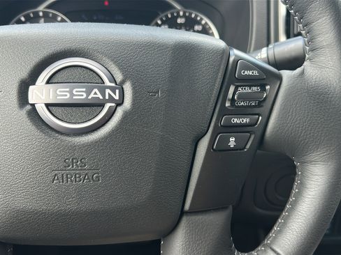 Used 2025 Nissan Frontier SV w/ SV Convenience Package RWD image 26