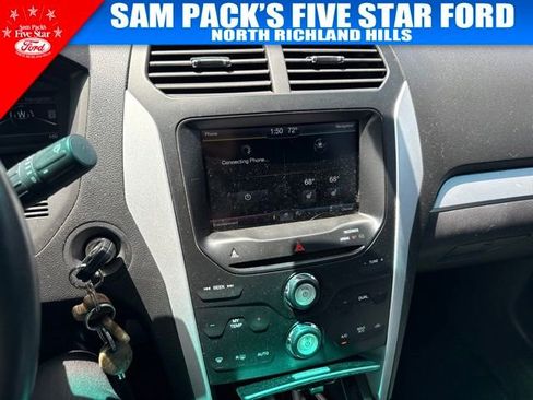 Used 2015 Ford Explorer XLT w/ Equipment Group 202B FWD image 7