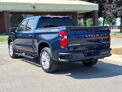 Used 2020 Chevrolet Silverado 1500 Custom w/ Custom Value Package AWD/4WD image 3