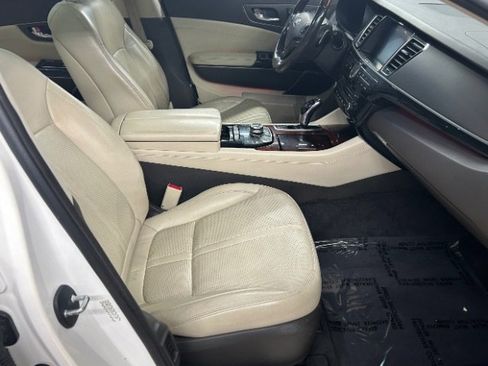 Used 2016 Kia K900 Luxury image 11