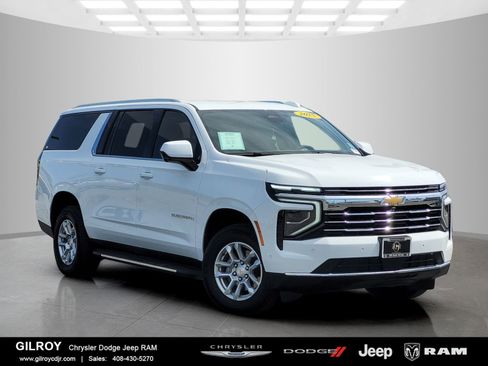 Used 2025 Chevrolet Suburban LT AWD/4WD image 1