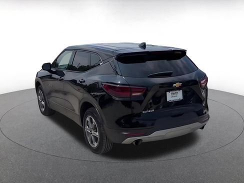 Used 2025 Chevrolet Blazer LT FWD image 9