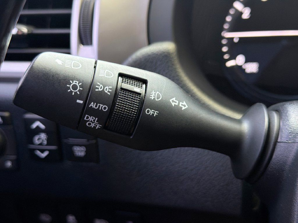 Used 2023 Lexus GX 460 Premium w/ Accessory Package AWD/4WD image 28