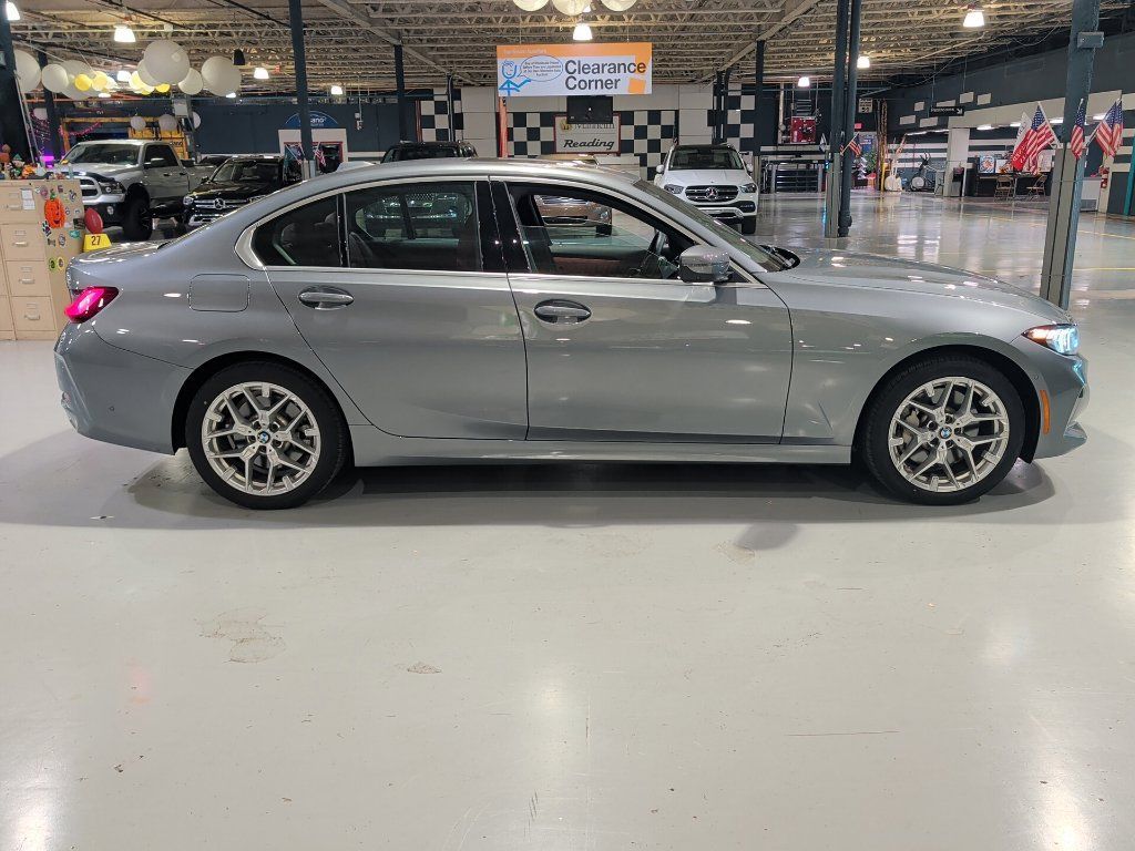 Certified 2025 BMW 330i xDrive Sedan w/ Premium Package AWD/4WD image 10