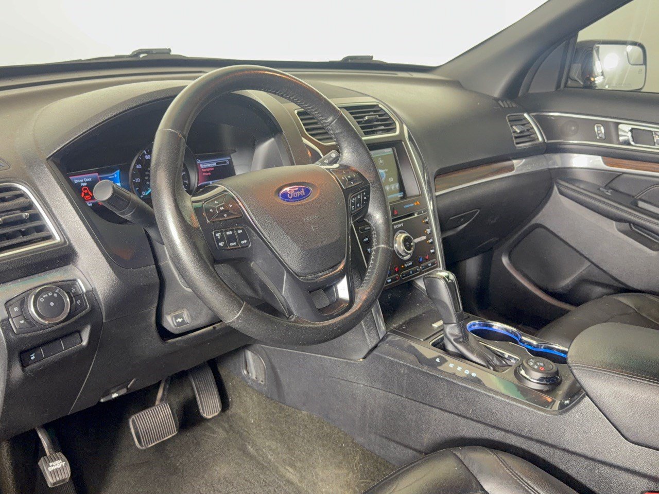 Used 2016 Ford Explorer Limited AWD/4WD image 4