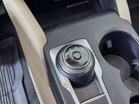 Used 2022 Ford Escape SE image 31