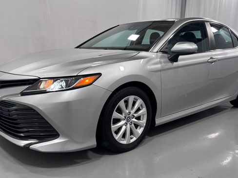 Used 2018 Toyota Camry LE FWD image 1