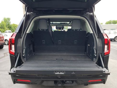Used 2025 Ford Expedition Active AWD/4WD image 7