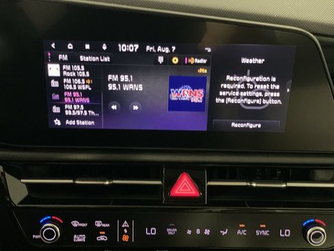 Used 2024 Kia Niro EX Touring FWD image 18