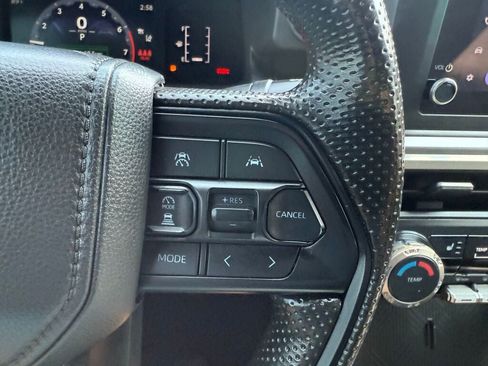 Used 2025 Toyota Tacoma SR5 AWD/4WD image 14
