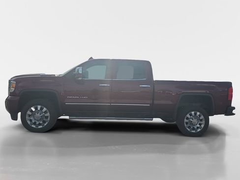 Used 2017 GMC Sierra 2500 Denali w/ Duramax Plus Package AWD/4WD image 2