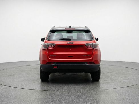 Used 2025 Jeep Compass Trailhawk AWD/4WD image 7