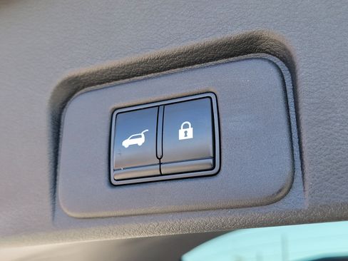 Used 2021 Nissan Rogue Platinum FWD image 7