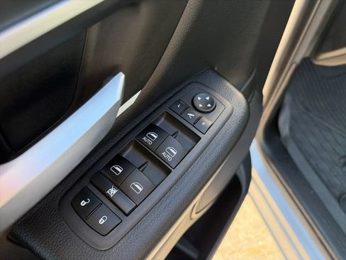 Used 2022 RAM 1500 Big Horn AWD/4WD image 11